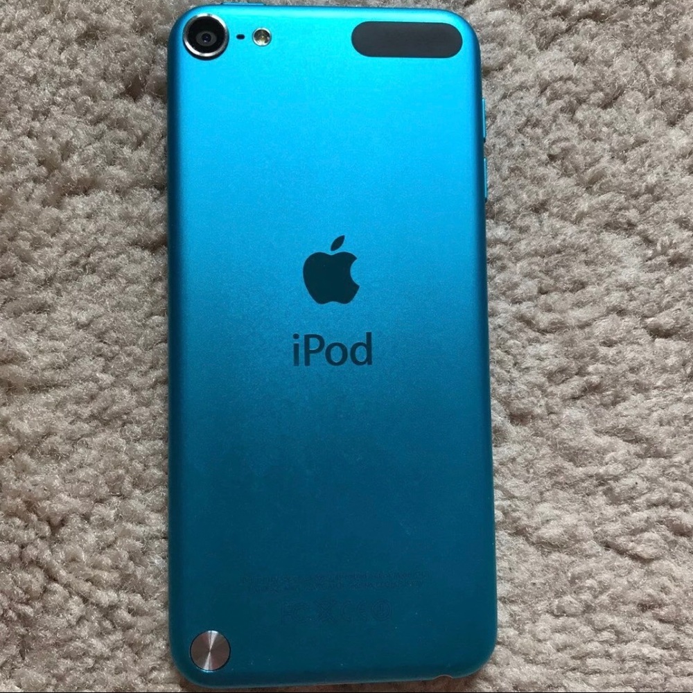 •SOLD•32 GB iPod touch 5th Gen